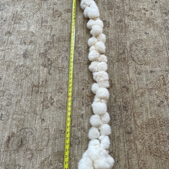 Unique fur scarf, white. - Picture 5 of 5